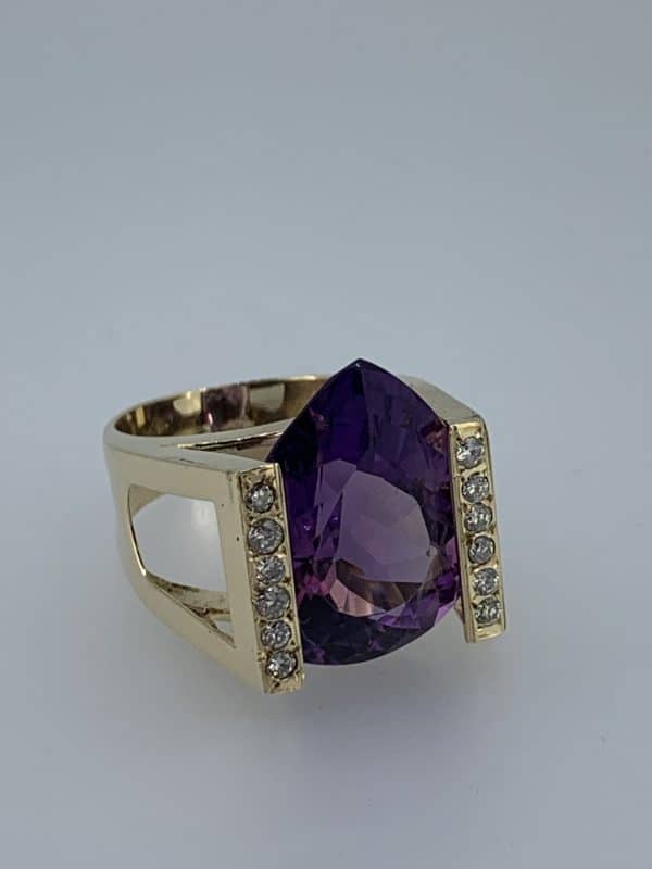 Bague Amethyste et diamants en or jaune