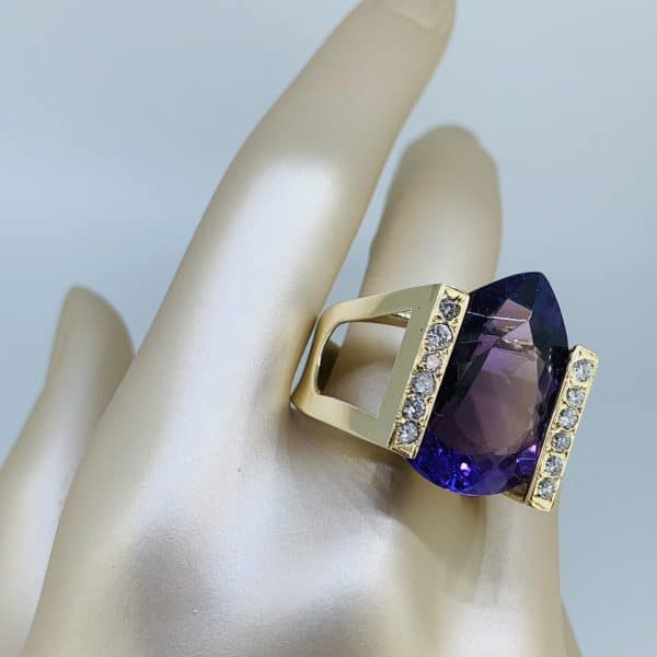 Bague Amethyste et diamants en or jaune