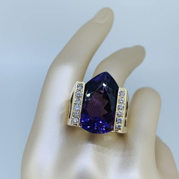 Bague Amethyste et diamants en or jaune