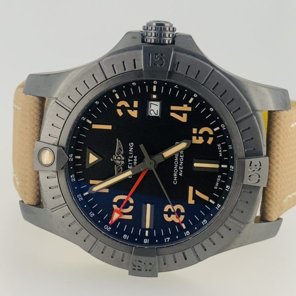 Montre Breitling Avenger Automatic GMT 45 Night Mission